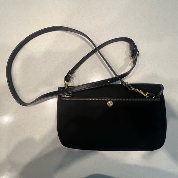 Euc Dooney and Bourke  crossbody bag - Picture 2 of 6